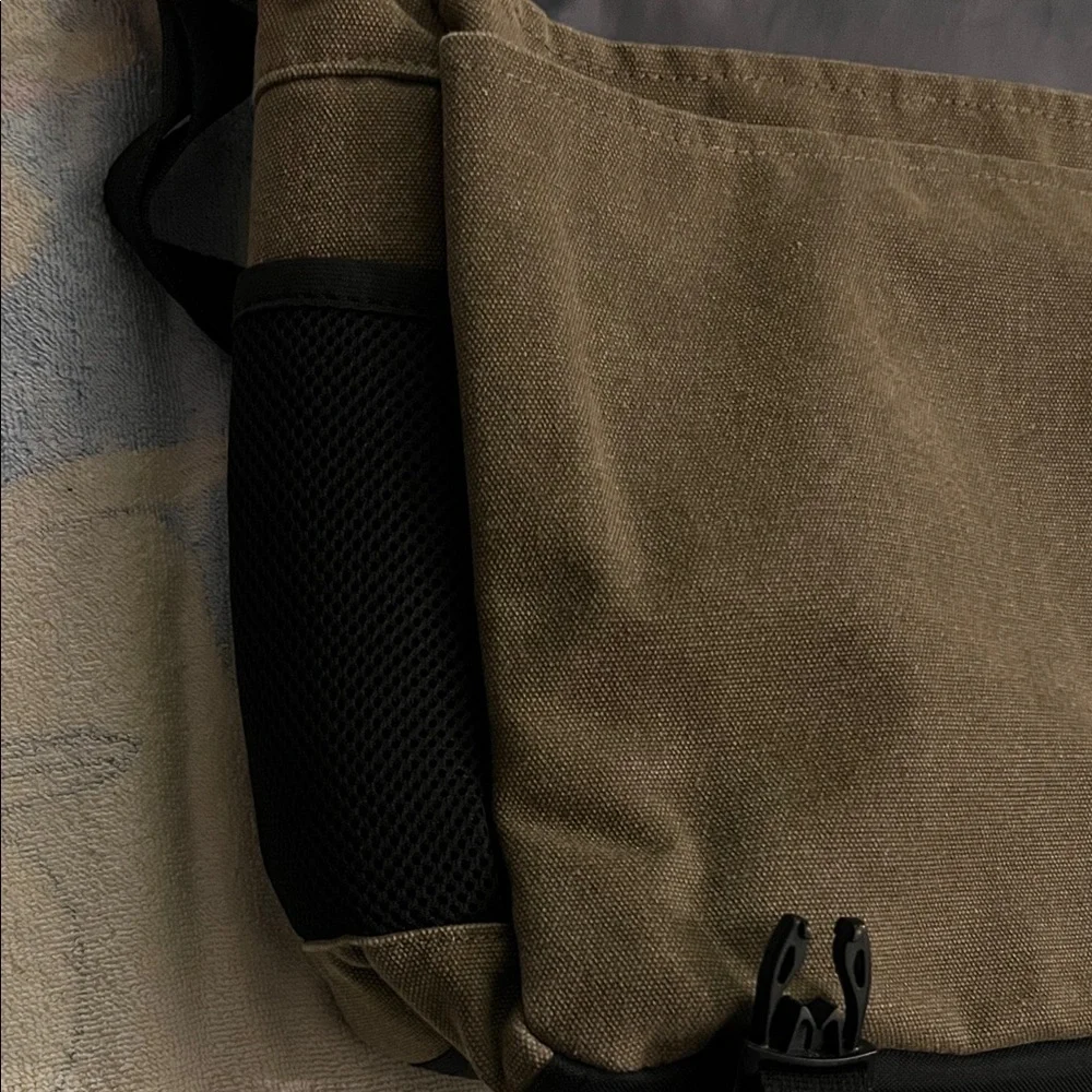 SwissGear Black and Brown Men's Messenger Bag